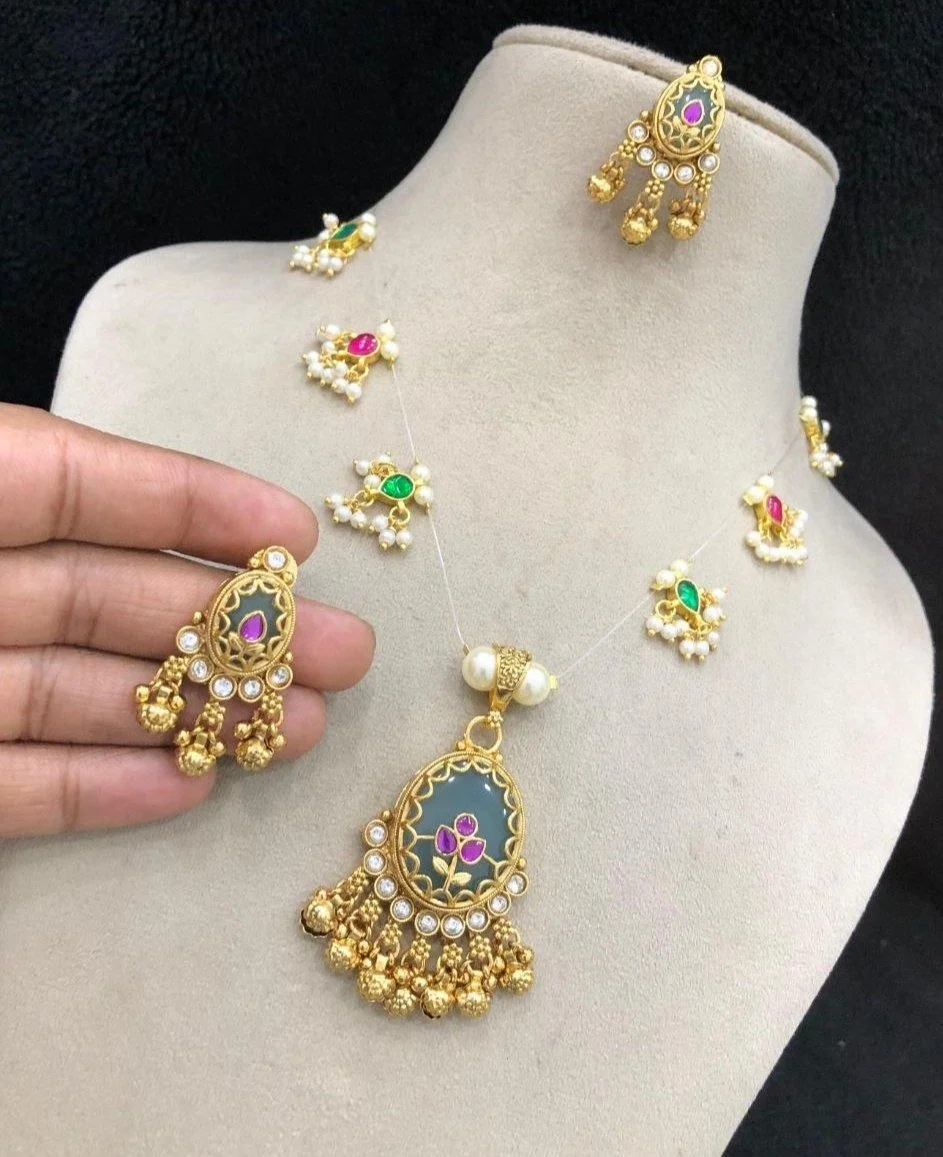 Pearl Trail Floral Jadau Pendant Necklace set